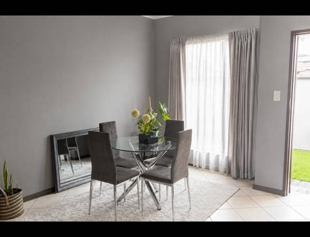 2 BEDROOM TOWNHOUSE FOR SALE IN MONAVONI